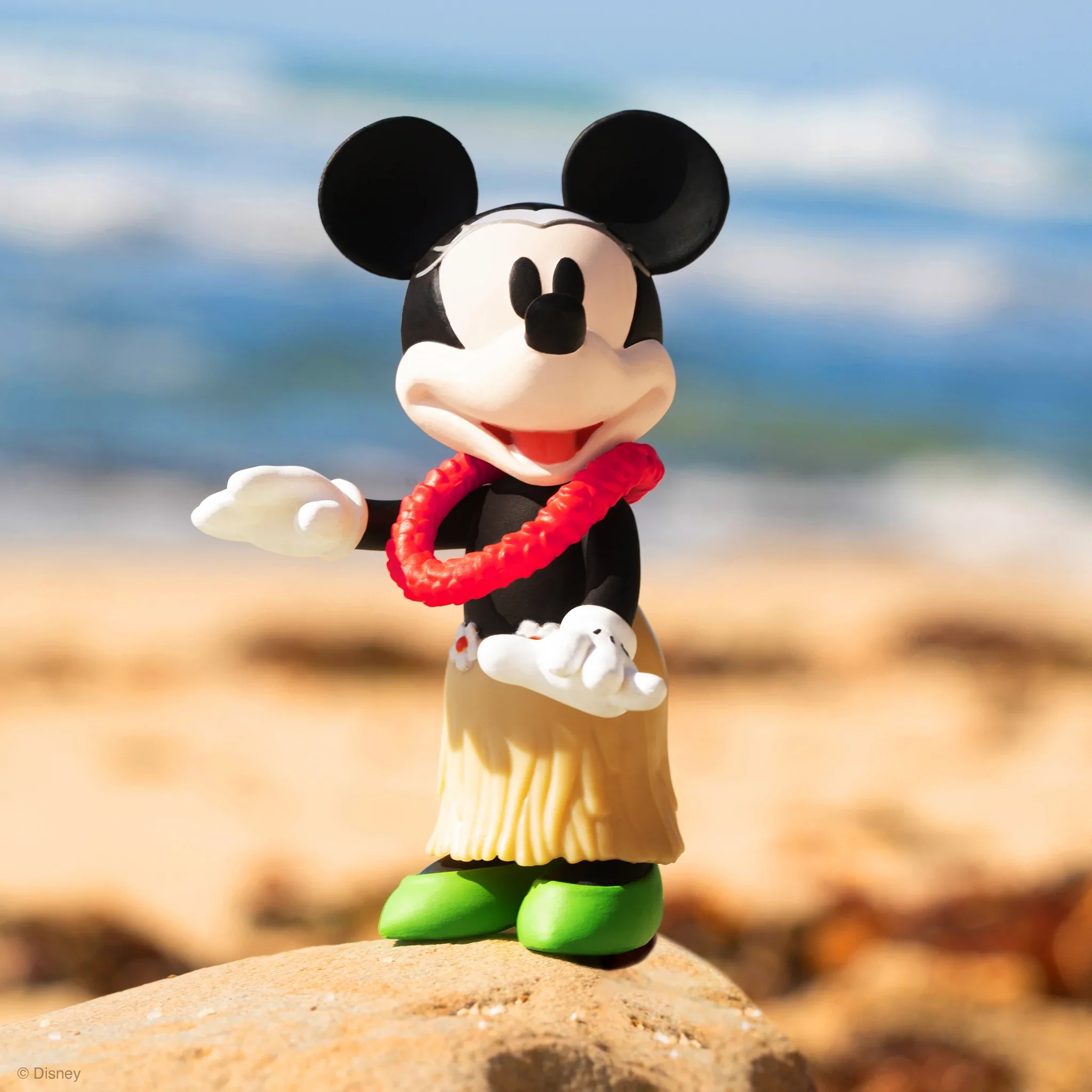 Super7 - Vintage Disney Collection Wave 2 - Minnie Mouse (Hawaiian Holiday) - Image 2