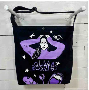 Goodfarken - Olivia Rodrigo - Sour - Crossbody Tee Bag - Crossbody Bag (LIMITED EDITION)