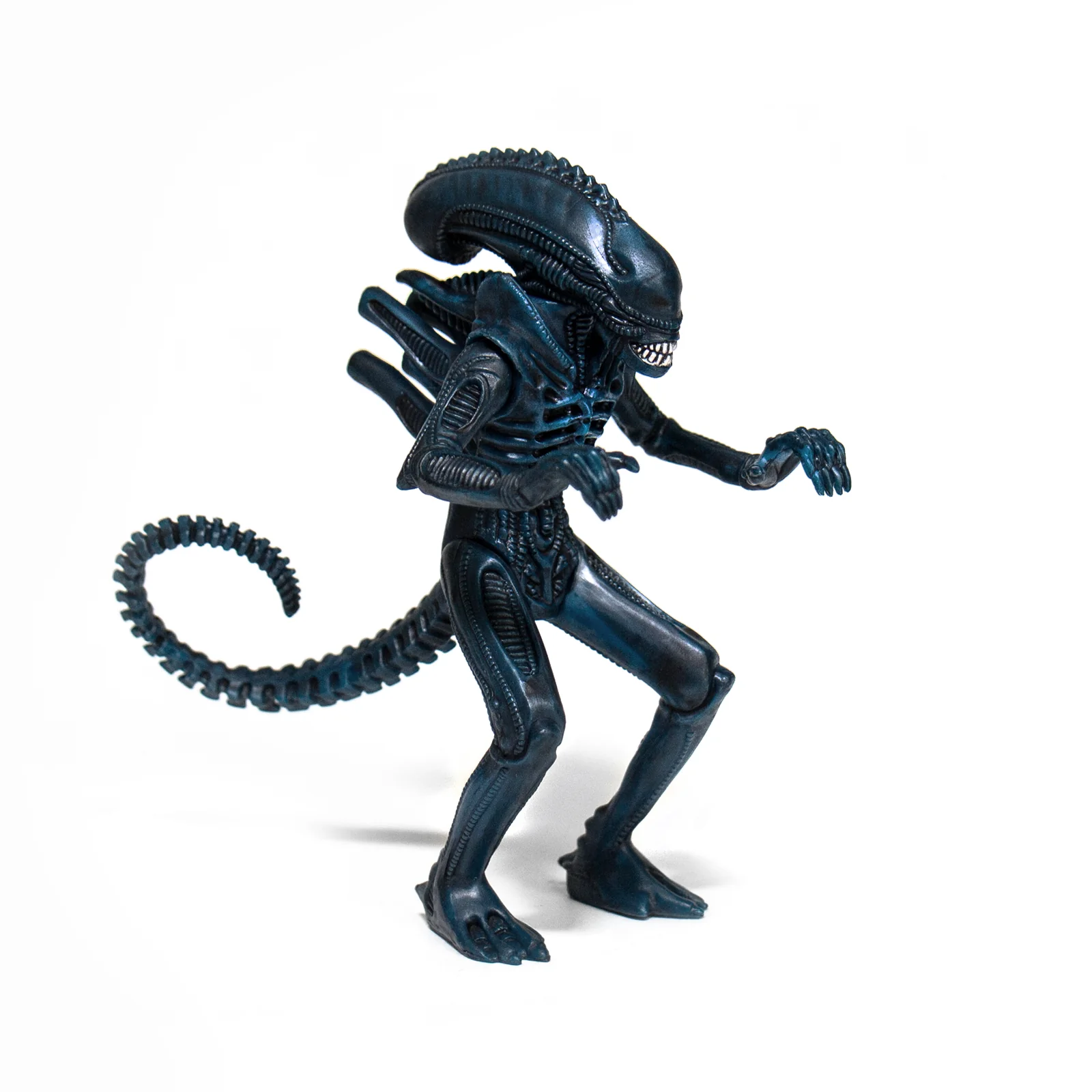 SUPER7 - Aliens ReAction Figure - Alien Warrior C (Nightfall Blue) - Image 2