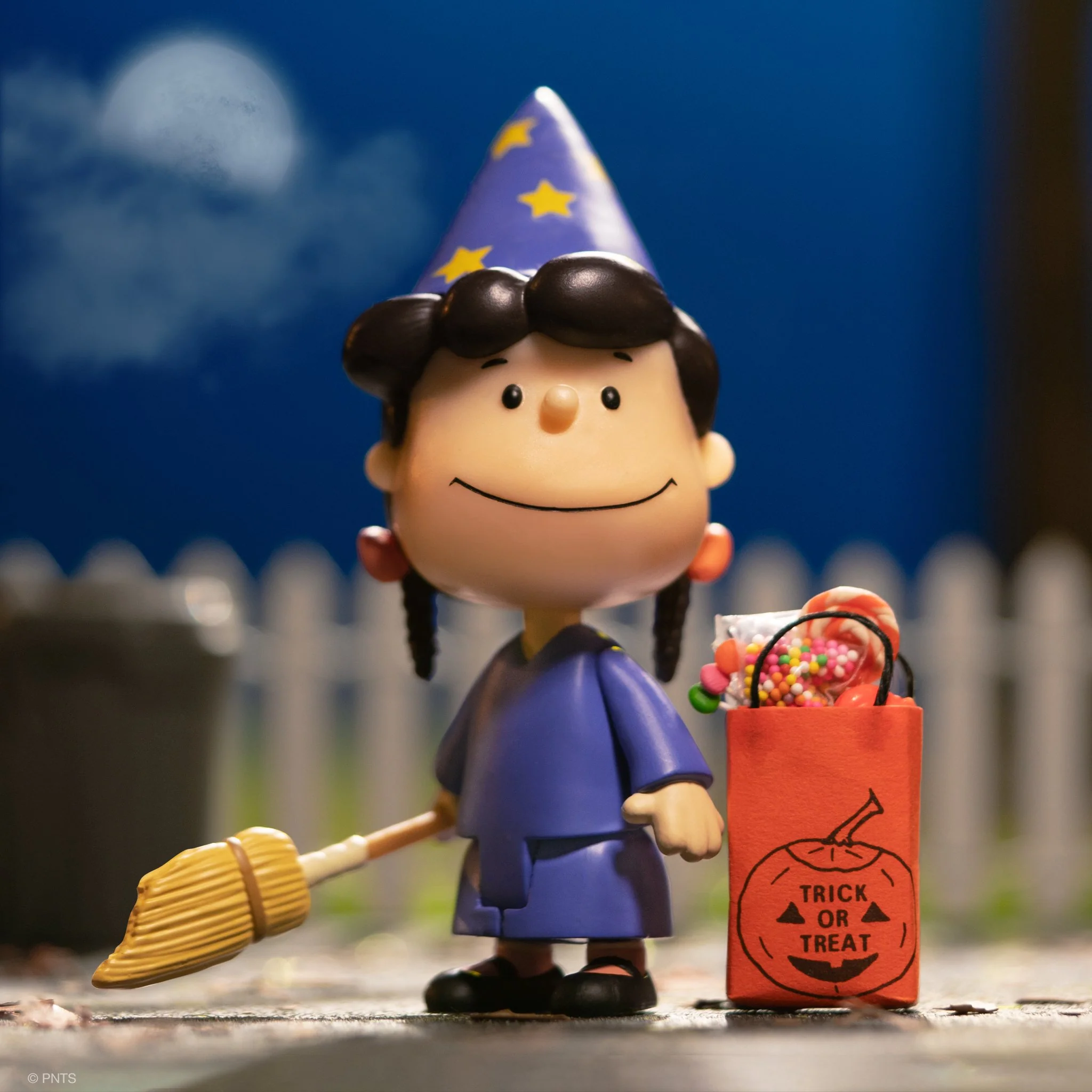 SUPER7 Peanuts ReAction Figure Wave 4 - Witch Violet - Image 2